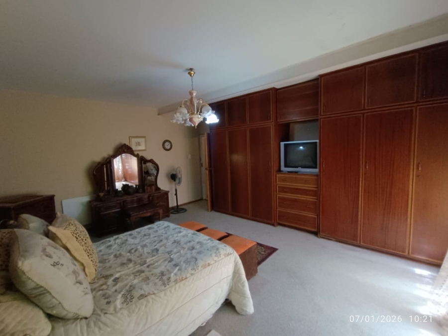 5 Bedroom Property for Sale in Wilkeville North West